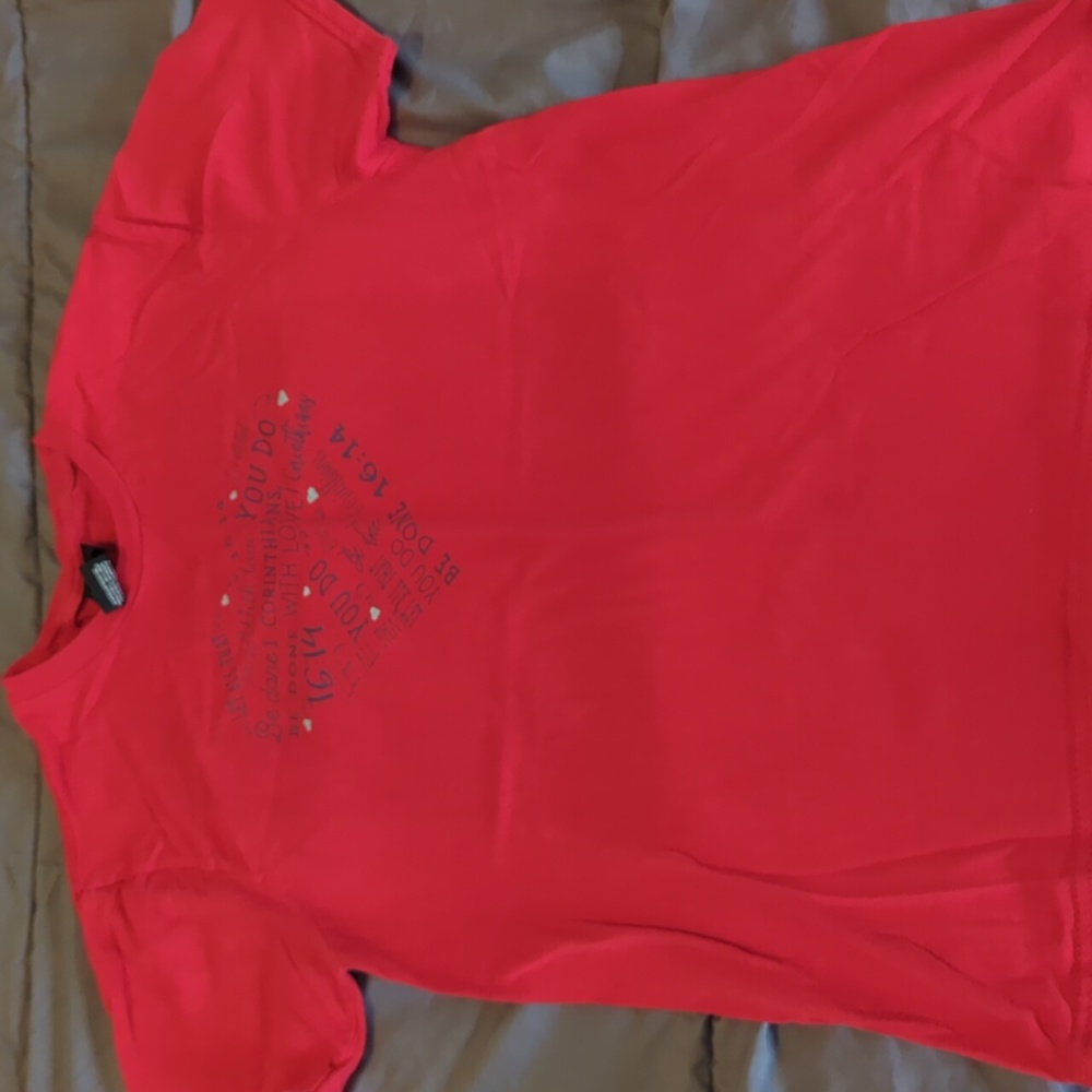 Hanes women's tshirt small